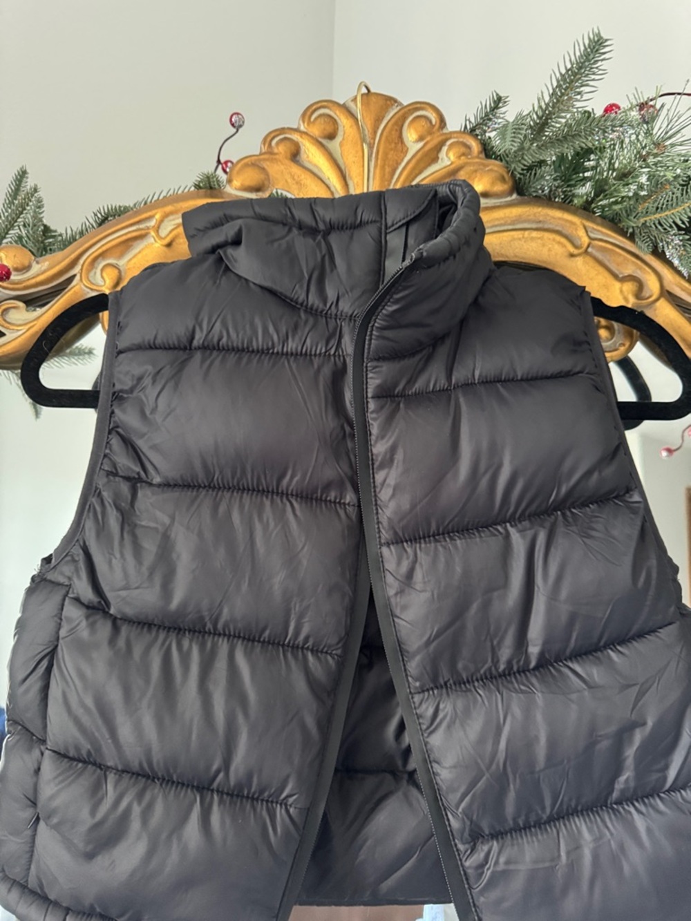 Black Cropped Quilted Puffer Vest
